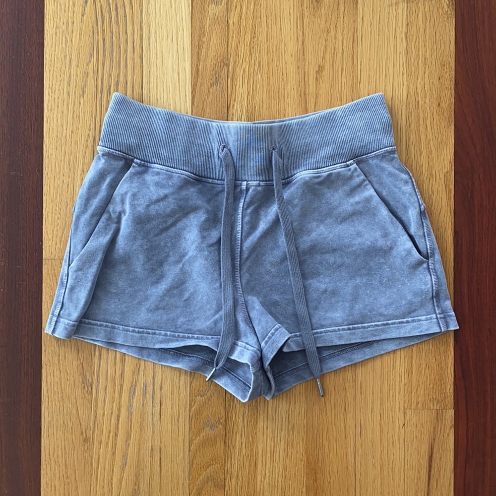 Lululemon Loop Back Shorts 2” - image 4